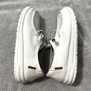 White Wendy Hey Dudes size 8